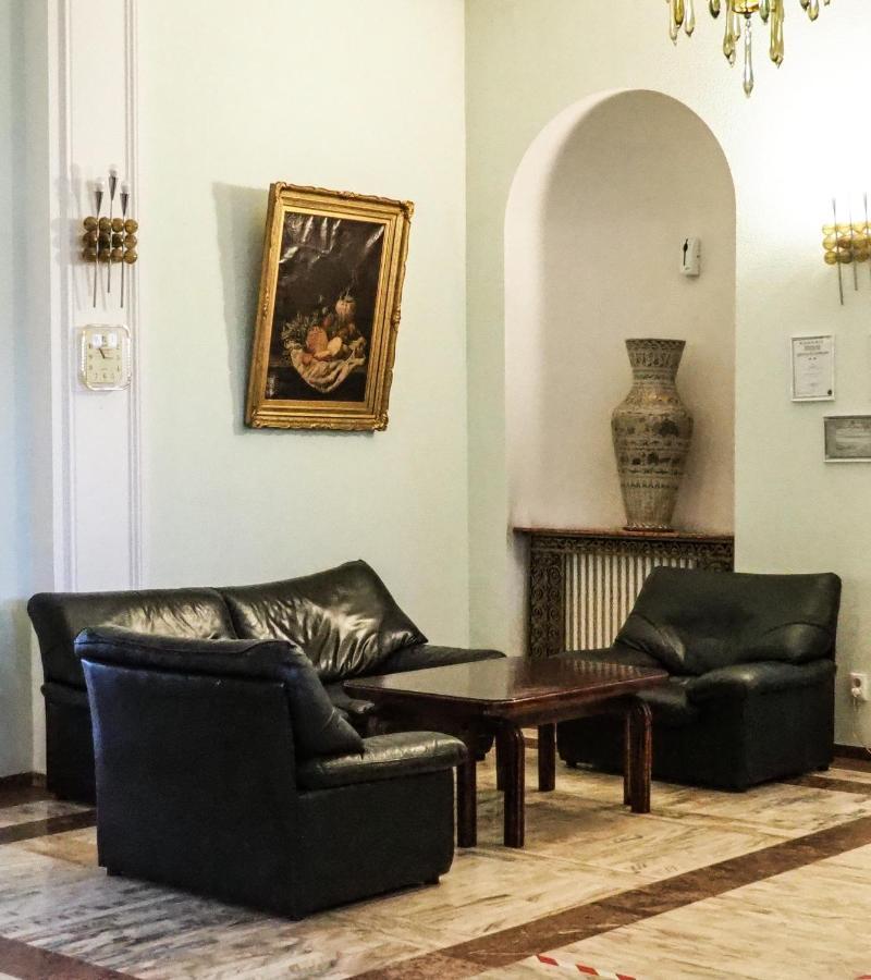 Hotel Triumf Bukarest Exteriör bild