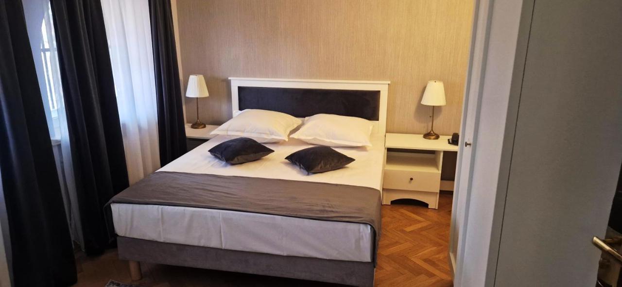 Hotel Triumf Bukarest Exteriör bild