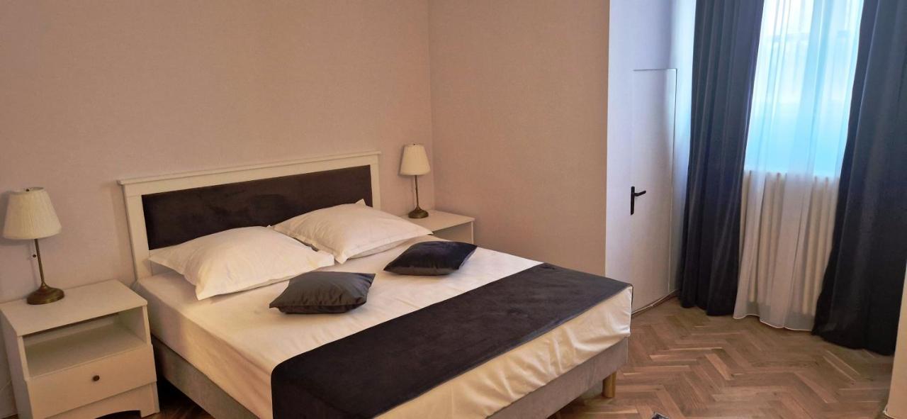 Hotel Triumf Bukarest Exteriör bild